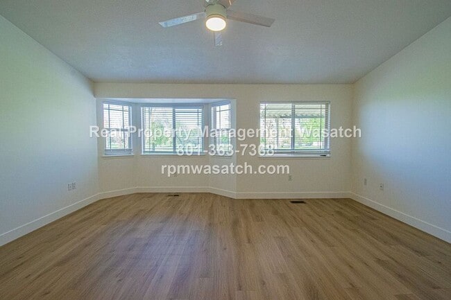 Building Photo - 25 Clubhouse Dr