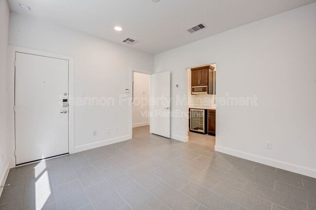 Building Photo - 1743 Eado Point Ln