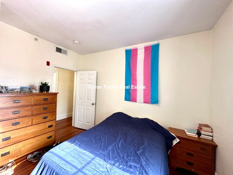 Building Photo - 107 Fisher Ave