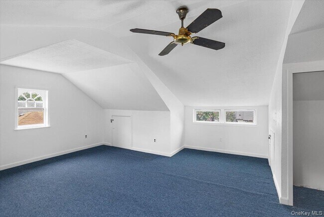 Building Photo - 78 Violet Ave