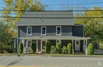 Building Photo - 142 N Main St