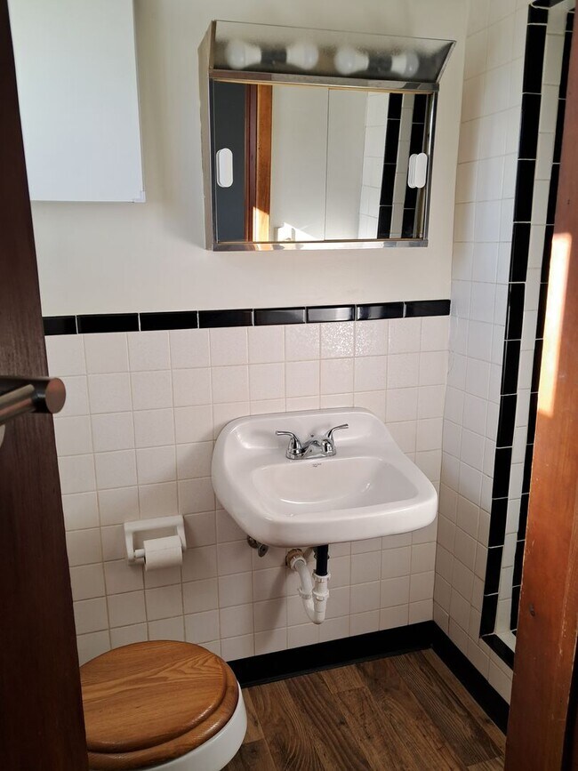 Building Photo - Frankfort Hwy- Fridley