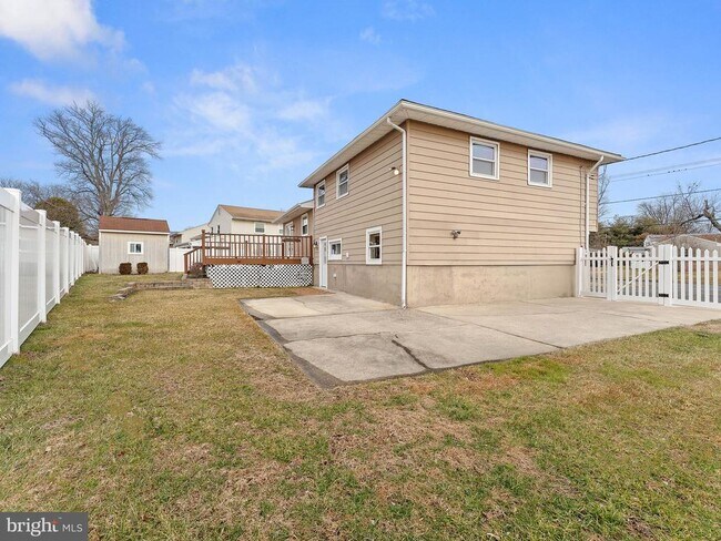 Building Photo - 74 Clement Dr