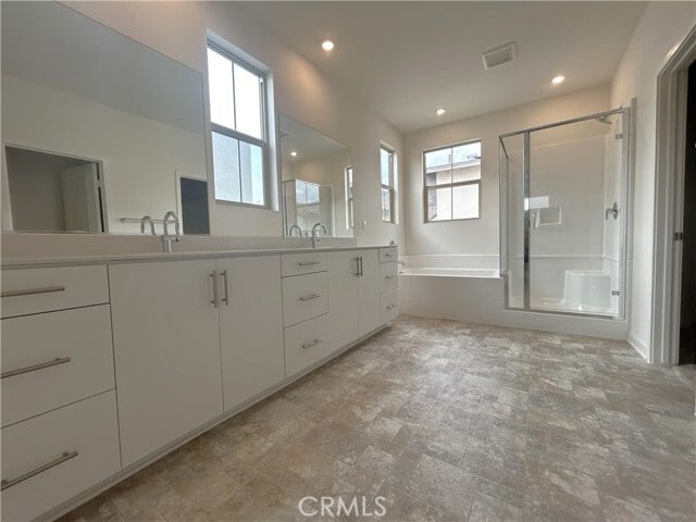Building Photo - 15764 Caterpillar Dr