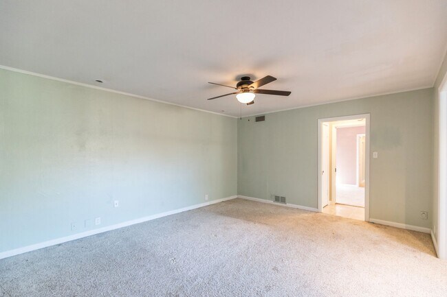 Building Photo - 3/2/2 READY TO RENT! Near ACU; ALL APPLIANCES PROVIDED