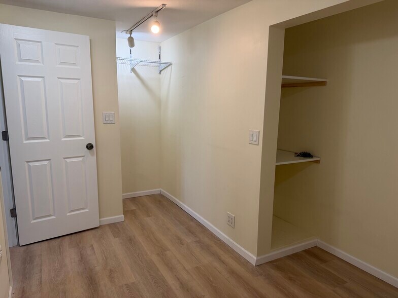 Building Photo - 58 Lincoln Ave