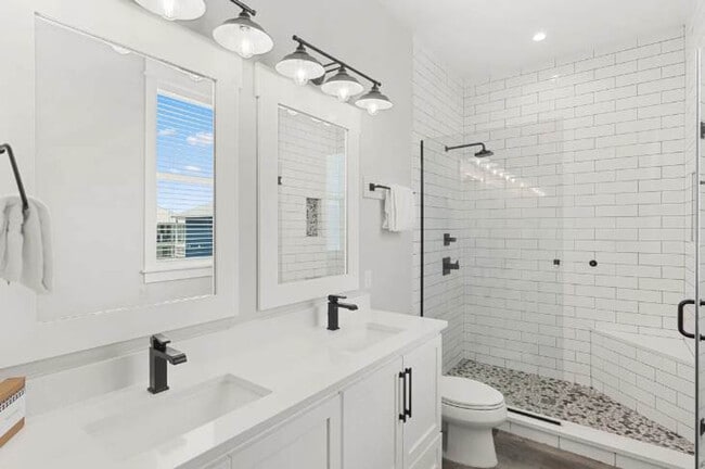 Building Photo - 157 S Arnold Rd