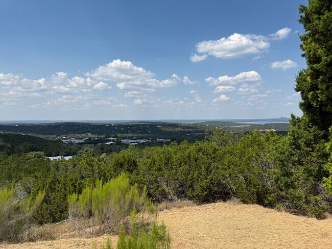 Building Photo - NEW ON MARKET