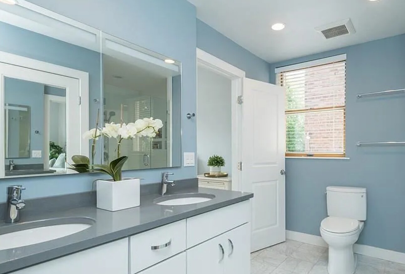 Building Photo - 327 Saint Paul St