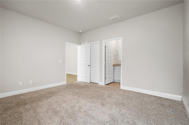 Building Photo - 10528 Redland St N