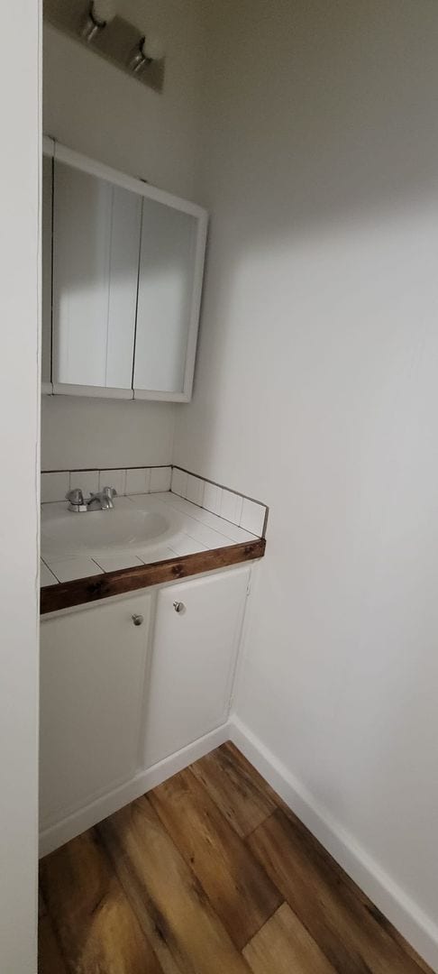 Building Photo - Ready to Move in