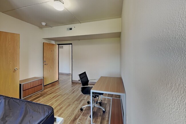 Building Photo - 215 Stanton Ave