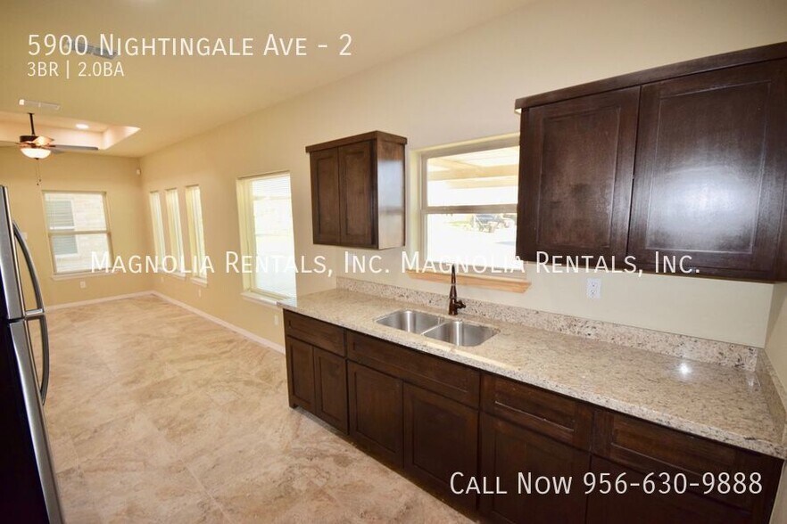 Building Photo - 5900 Nightingale Ave