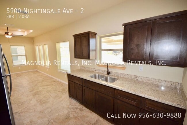 Building Photo - 3 bedroom Apartment off Shary Rd. and 4 mi...