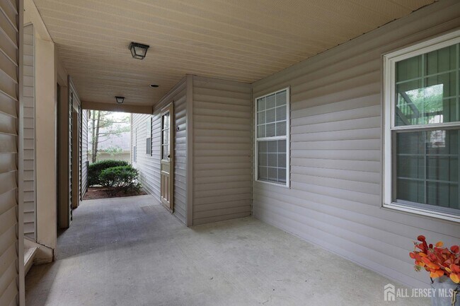 Building Photo - 123 Concordia Cir