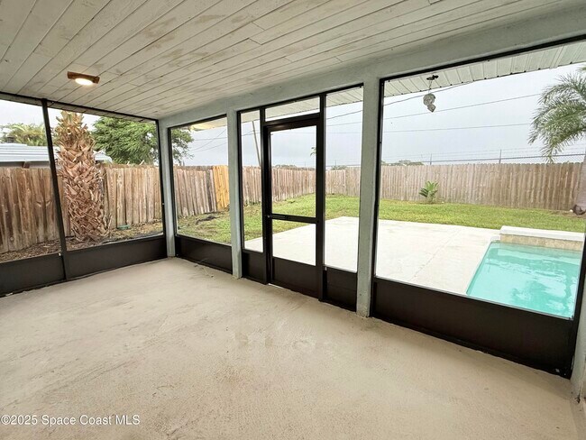 Building Photo - 320 Duet Ave