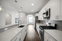 Building Photo - 605 Dumble St