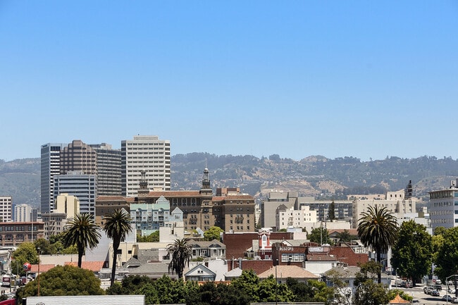 Building Photo - 288 3rd St