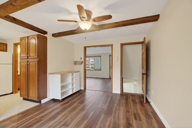 Building Photo - A 11 Scotty Hollow Dr