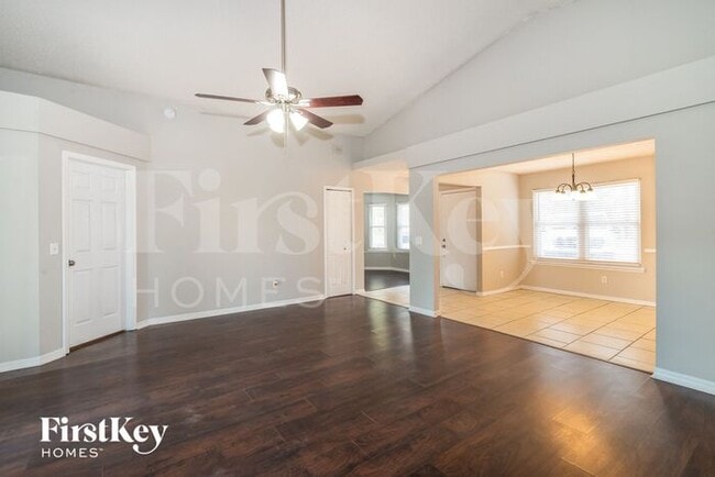 Building Photo - 8450 Sugartree Dr
