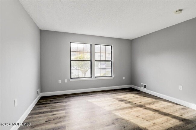 Building Photo - 306 Larkspur Ln