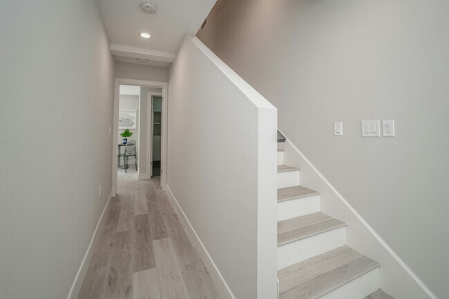 Building Photo - 1321 Bates Ave