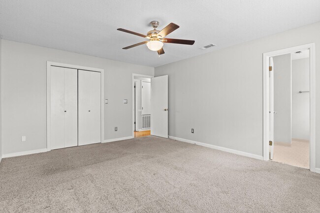 Building Photo - 622 Ridgefield Dr