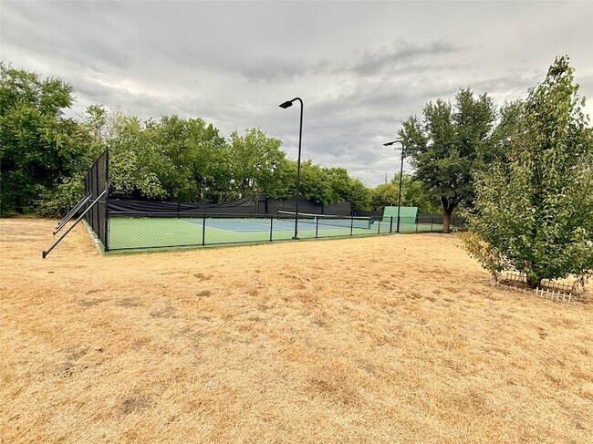 Building Photo - 16235 Red Wood Cir N