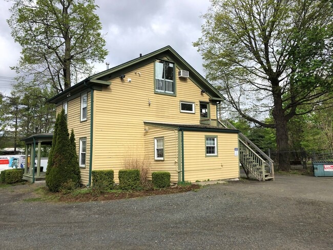 Building Photo - 16 Taylor Ave