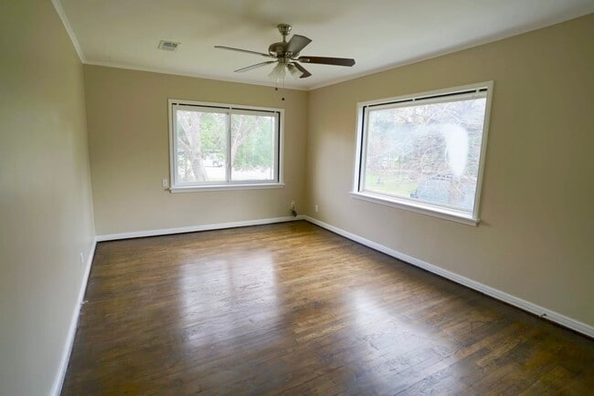 Building Photo - 3309 Lawrence St