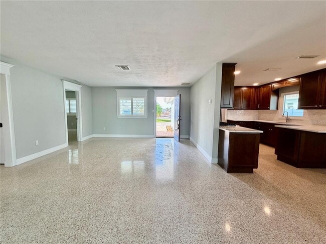 Building Photo - 17045 Dolphin Dr