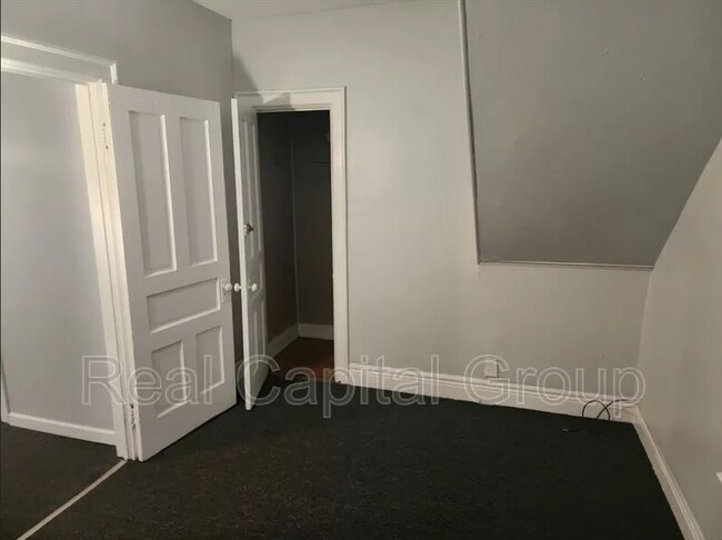 Building Photo - 408 Woodlawn Ave