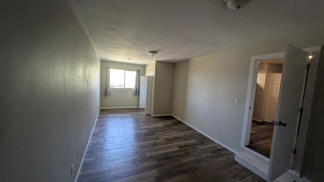 Building Photo - 226 Waverly Ave