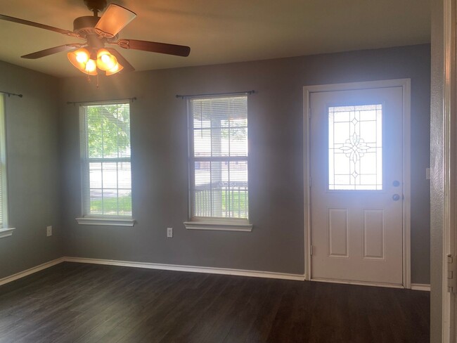 Building Photo - COZY 3 BEDROOM, BELTON ISD