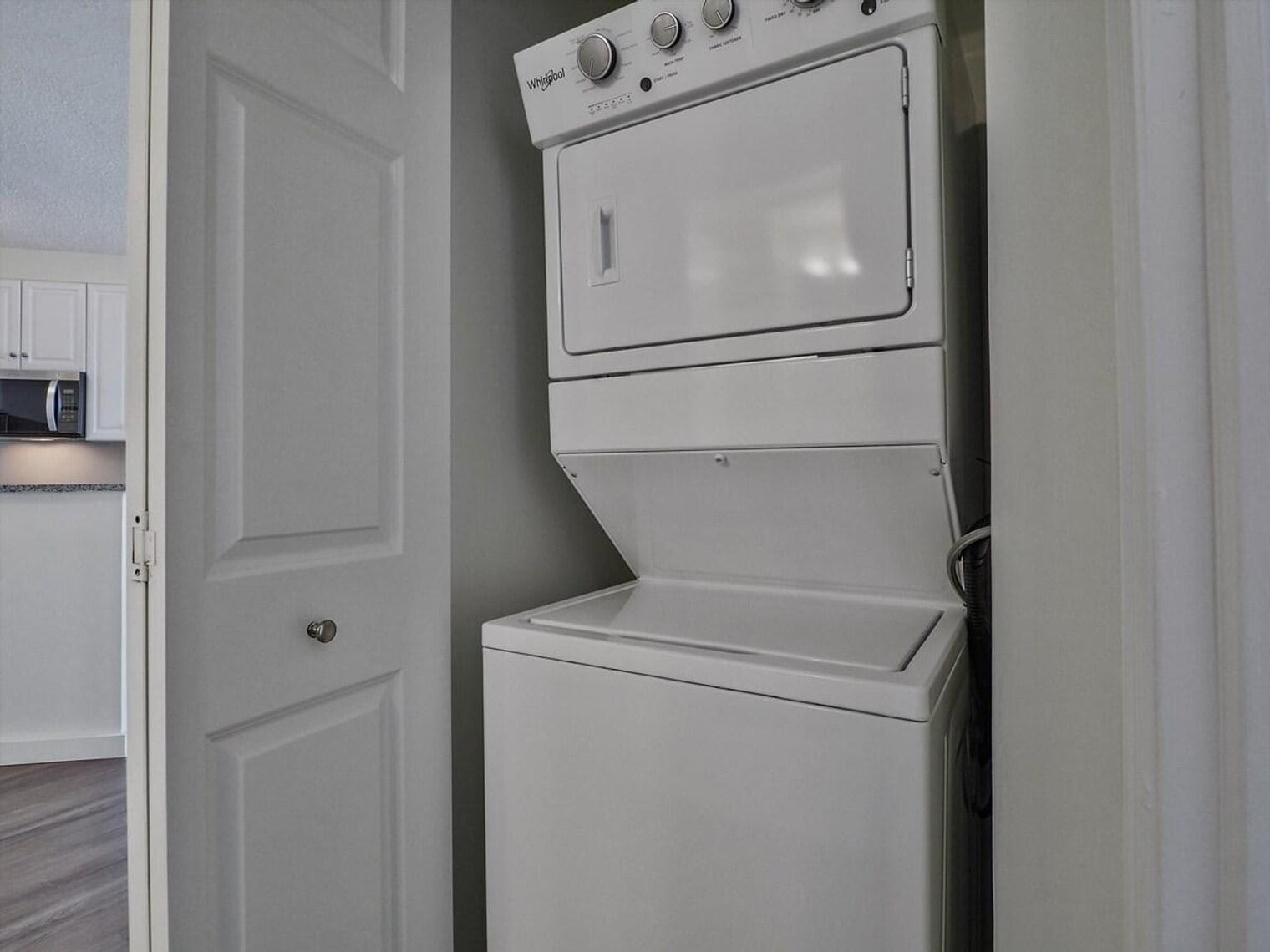 Building Photo - 33 Hudson St