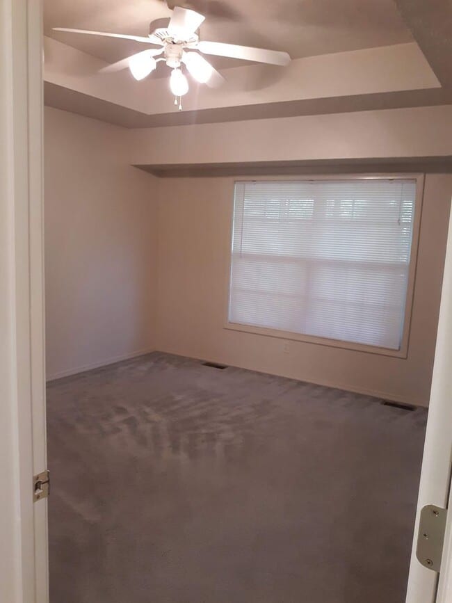 Building Photo - Executive Rental - Charming 3-bedroom 2 bath 2 car garage-available to view now