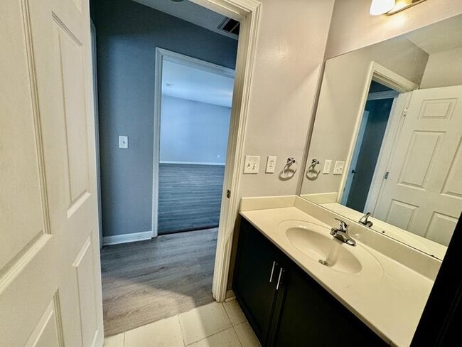 Building Photo - 2904 Wilson Dr NW