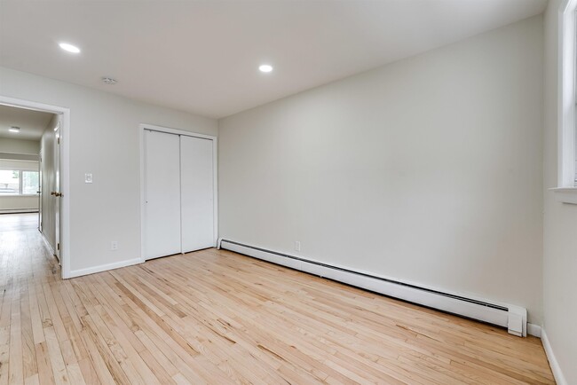 Building Photo - 263 Palisade Ave