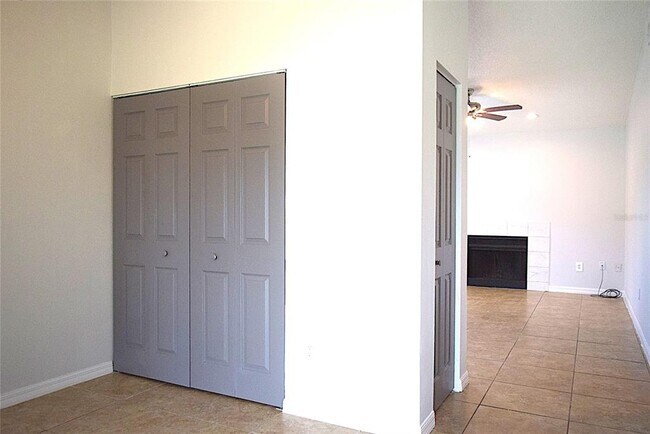 Building Photo - 1242 Mohrlake Dr