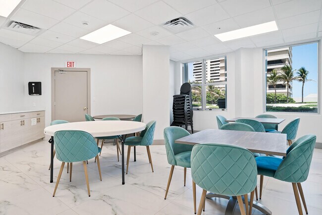 Building Photo - 5200 N Ocean Dr