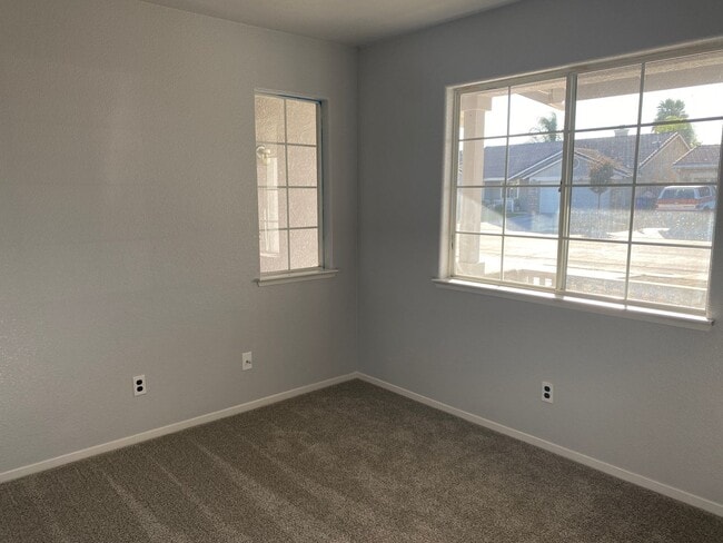 Building Photo - COMING SOON!! VERY NICE HOME 4 BEDROOM 2 BATHS