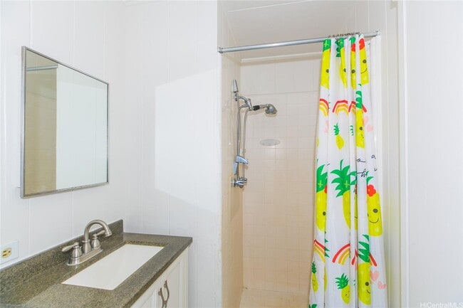 Building Photo - 730 6th Ave