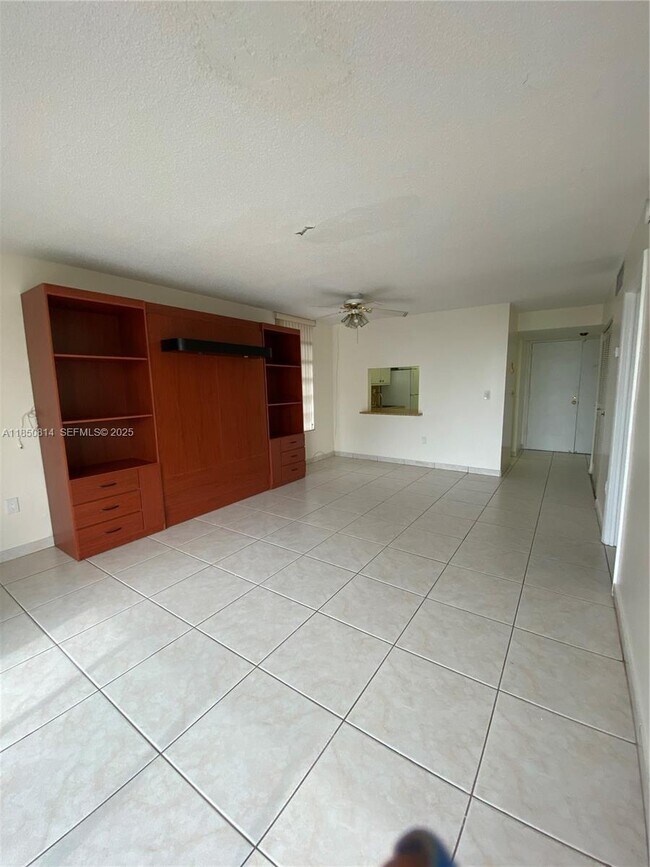 Building Photo - 16751 NE 9th Ave