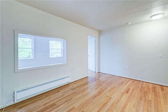 Building Photo - 266 Winton Rd