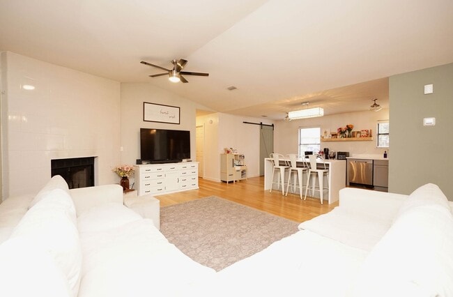 Building Photo - Great Location in Niceville