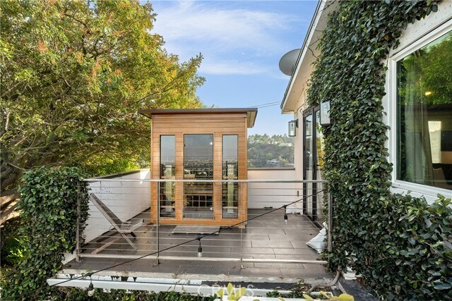 Building Photo - 3642 Alta Mesa Dr