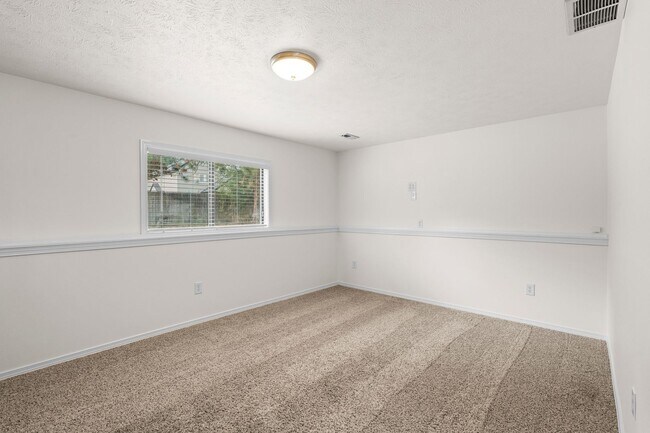 Building Photo - Single-Family Residence for rent in South Valley!