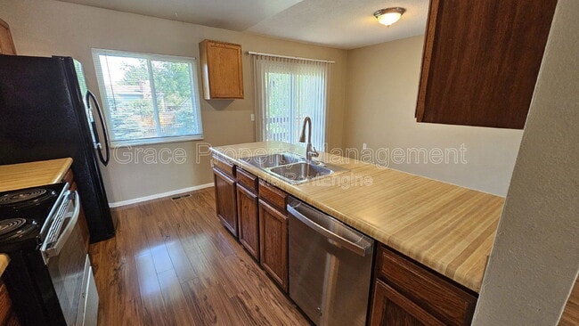 Building Photo - 3234 S Dudley St