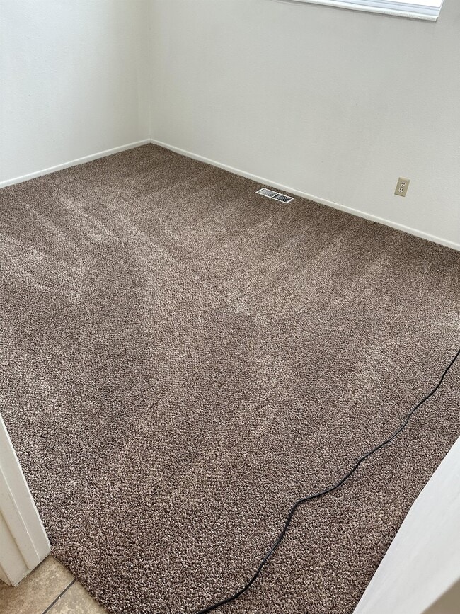 Building Photo - 307 N 1st St