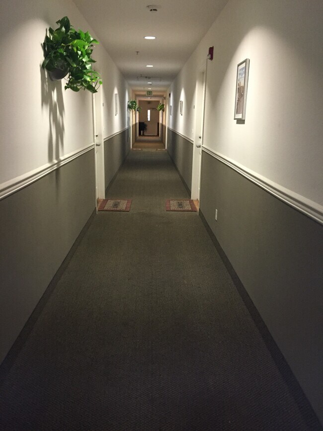 Building Photo - 1700 Park Ave